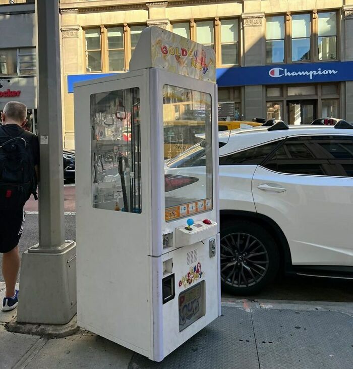 All Fun And Games At Howard And Broadway 