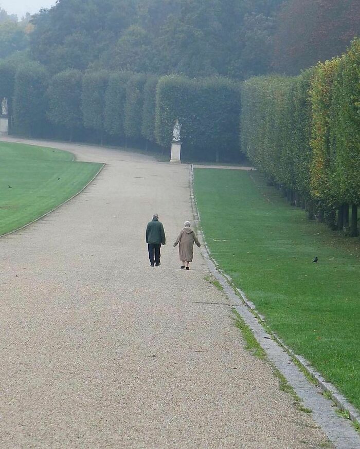 The World Reacts To Queen Elizabeth II’s Passing (73 Tributes)