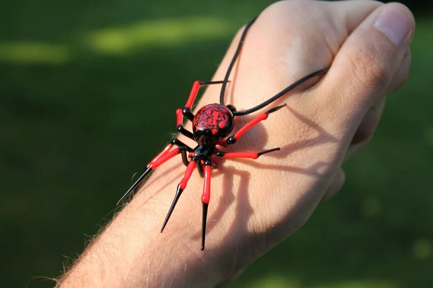 I Make Glass Figures And Spider Pendants As An Idea For Halloween Decor (20 Pics)