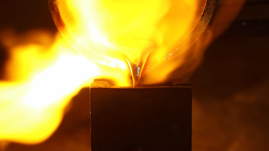 Jeweler Spends Over 700 Hours Recreating Warcraft's Most Legendary Blade In Gold And Silver