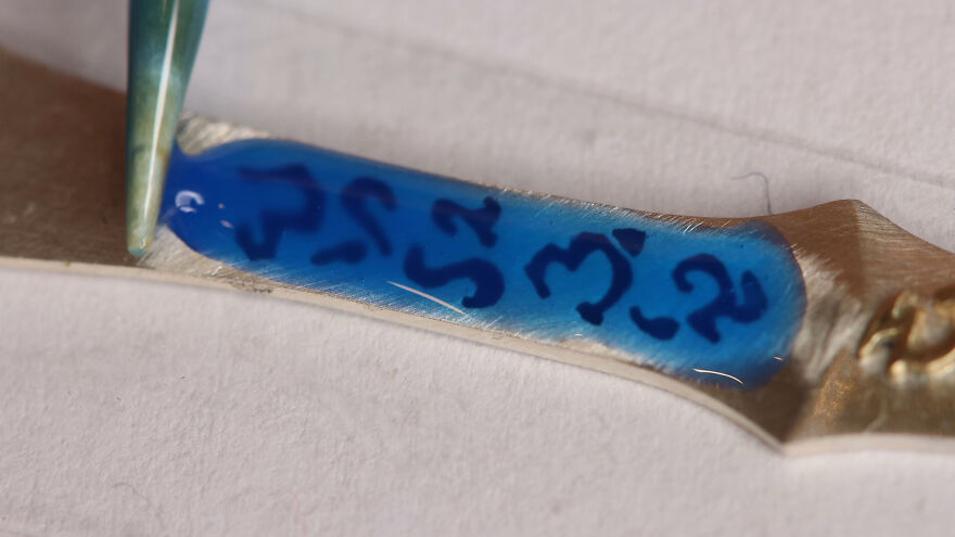 Jeweler Spends Over 700 Hours Recreating Warcraft's Most Legendary Blade In Gold And Silver