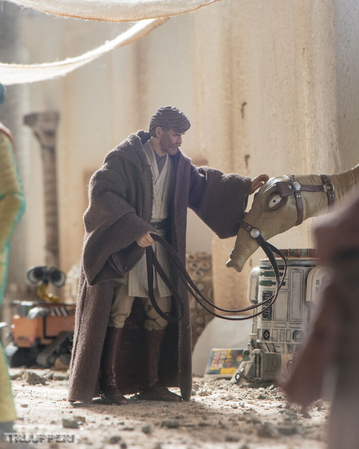 Making Star Wars Toys Come To Life (10 Pics)