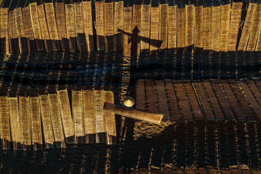 Category: People, Commended, Drying Rice Paper By Hoai Nguyen Phuoc