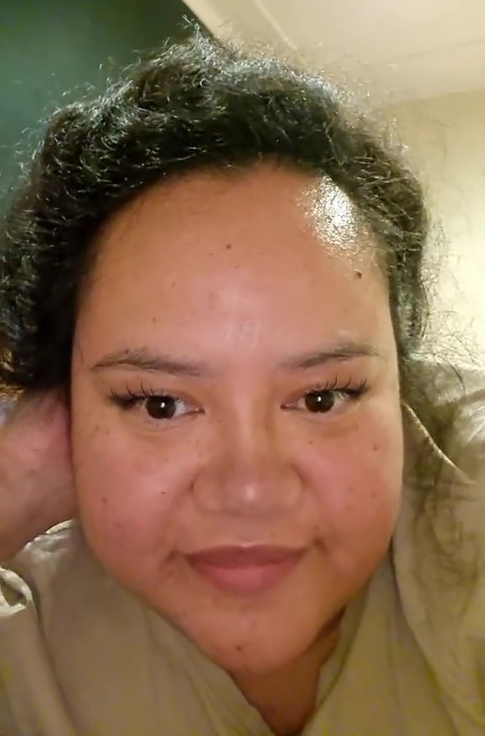 Woman Shares How She Got Lectured By A &ldquo;Karen&rdquo; On A Plane Who Asked To Swap Seats With Her So She Could Sit With Her Husband