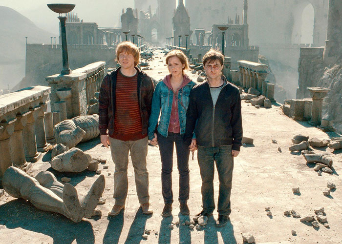 30 Alternate And Infuriating 'Harry Potter' Endings J. K. Rowling Wouldn't Dare To Write