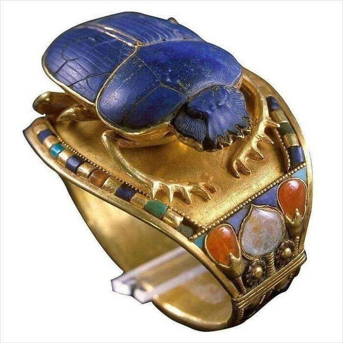 Bracelet Of Tutankhamun With Scarab. Gold, Lapiz Lazuli, Carnelian, Turquoise, Quartzite. New Kingdom: 18th Dynasty: Tutankhamun Resent Location: Egyptian Museum