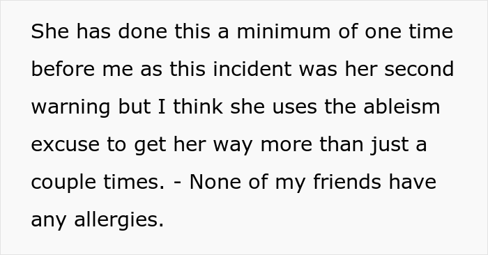 Traveler Is Told She Was Wrong For Asking A Woman With A Service Dog To Leave Her Compartment She Paid For So She Wants The Internet’s Opinion Traveler Is Told She Was Wrong For Asking A Woman With A Service Dog To Leave Her Compartment She Paid For So She Wants The Internet’s Opinion