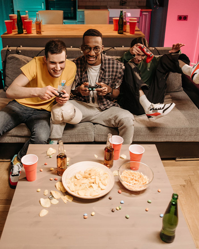 30 Older Internet Users Share The Things They Want Everyone Who's 30 And Under To Know About Life