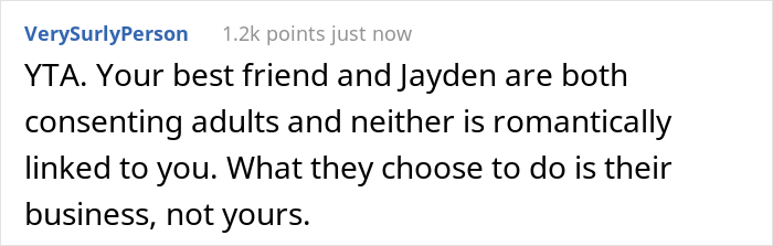 "I Genuinely Don't Get Your Issue": Woman Felt 'Betrayed' After Her Male Roommate Kissed Her Best Friend, Netizens Call Her A Jerk