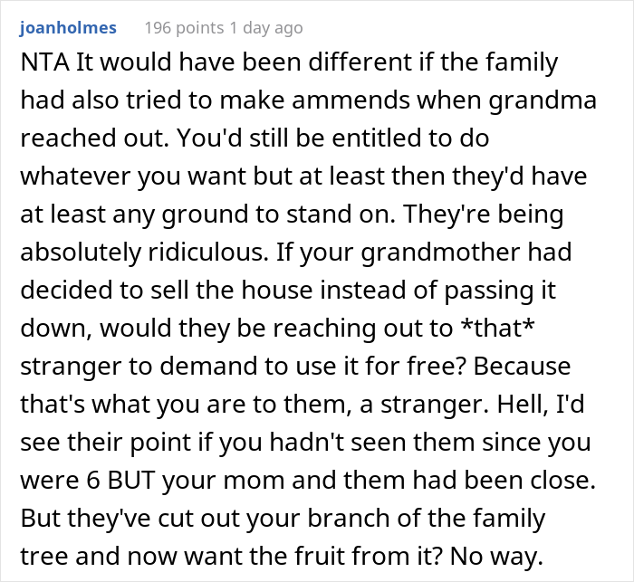 Gay Woman Inherits Summer House, Causes Uproar By Not Letting Her Conservative Family Use It For Free For Weddings