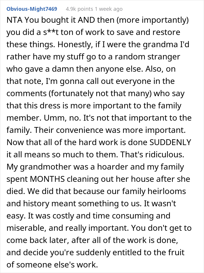 Woman Buys Ex-Hoarder's Home With All Of Their Belongings, Spends 4 Years Cleaning When Relatives Start Demanding Heirlooms They Didn't Want Woman Buys Ex-Hoarder's Home With All Of Their Belongings, Spends 4 Years Cleaning When Relatives Start Demanding Heirlooms They Didn't Want