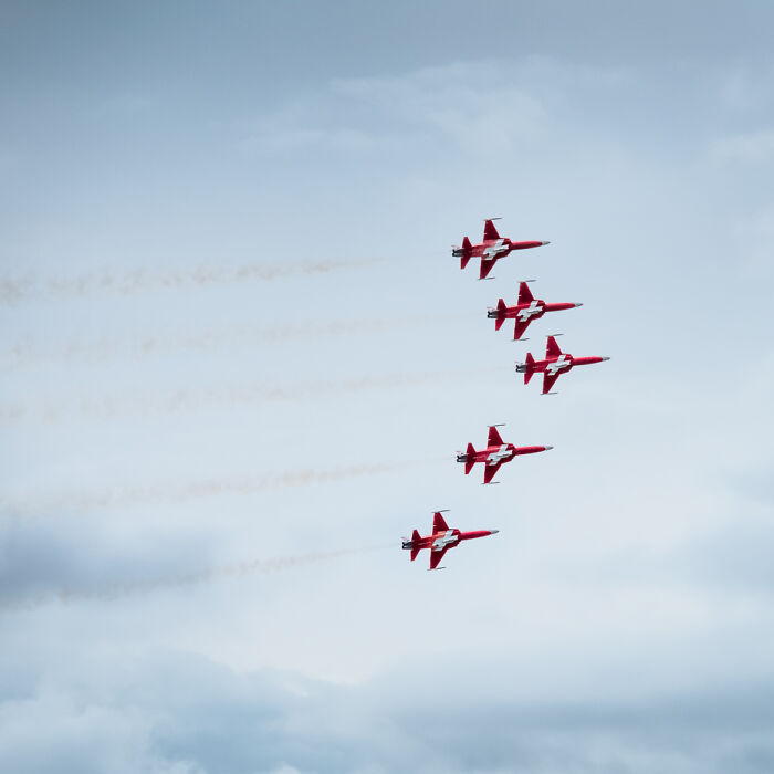 I Captured The Perfection Of Aerial Geometry And Trajectories Performed By The Swiss Aerobatic Team Patrouille Suisse (40 Pics)