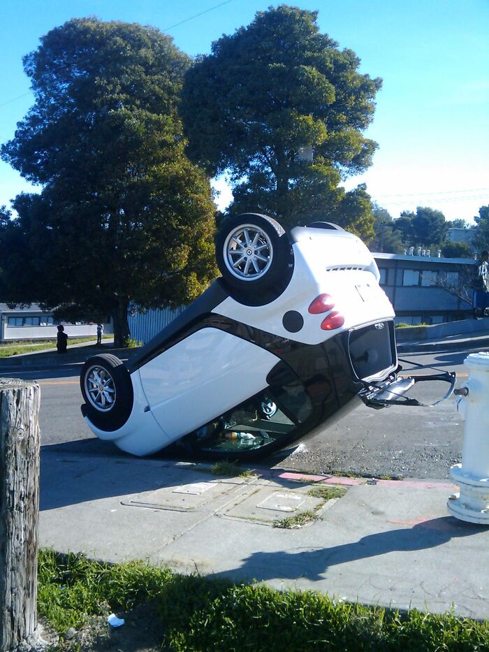 "I Once Delivered Pizza To A Funeral": 30 Delivery Drivers Share Their Weirdest And Most Awkward Stories From The Job