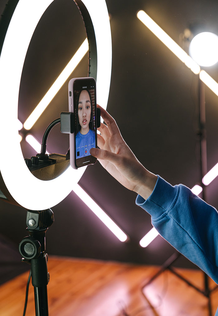 30 Cringy And Embarrassing People Who Got Totally Blindsided By Their Internet 'Fame'