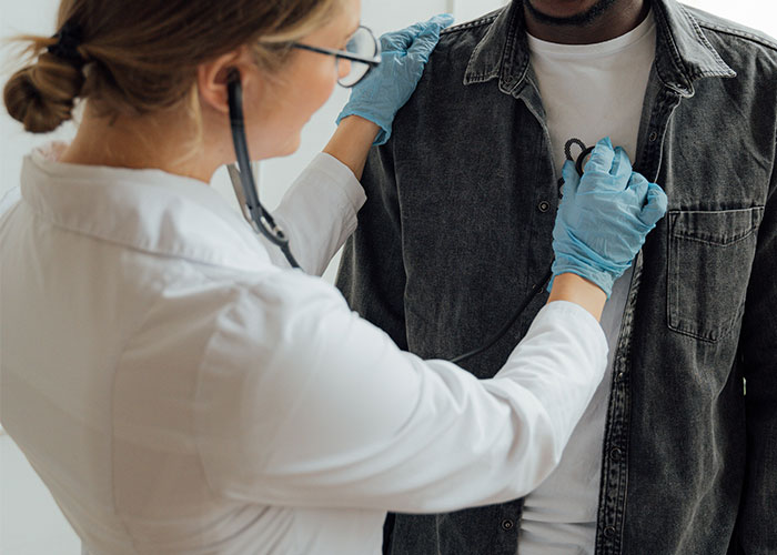 20 Momentos descabellados vividos por médicos cuando los pacientes olvidaron mencionar algo importante