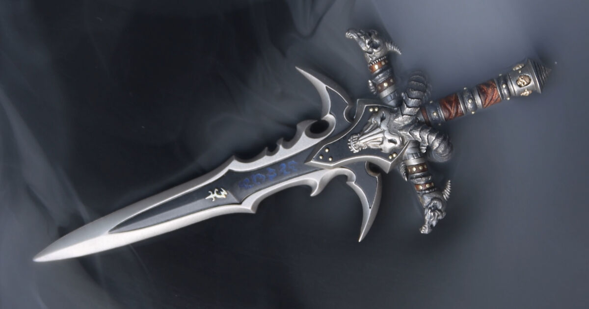 Jeweler Spends Over 700 Hours Recreating Warcraft's Most Legendary