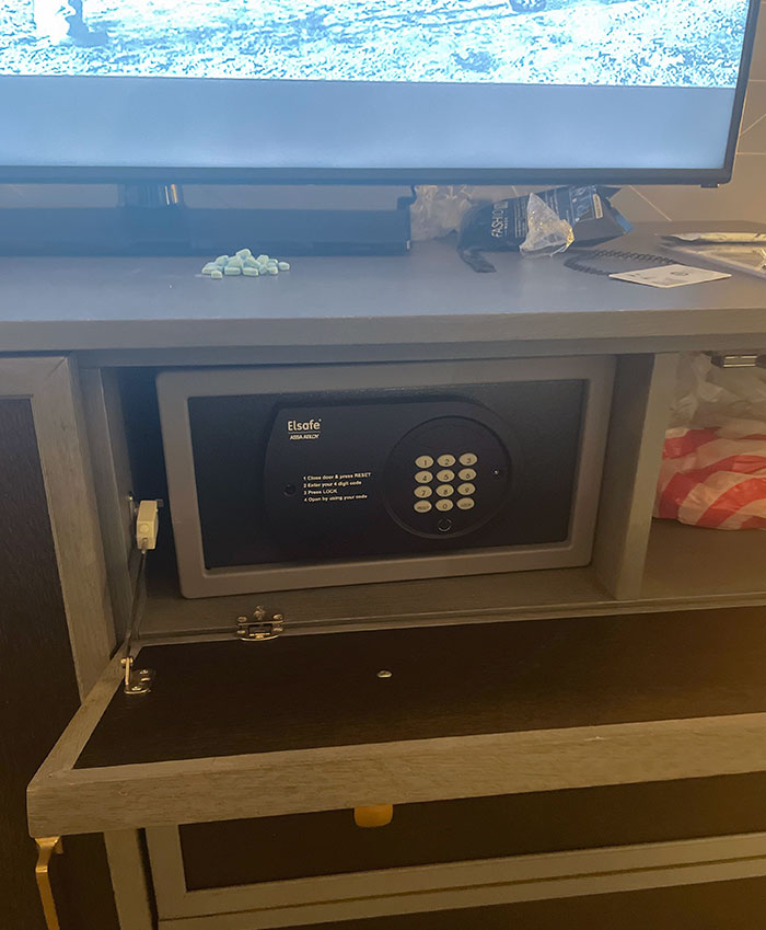 My Mom Locked My Inhaler And Some Other Things In This Hotel Safe And Forgot The Code