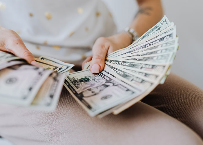 "My Father Never Paid Child Support": Grandparents Learn Their Son Basically Abandoned His Daughter, Teach Him A Lesson "My Father Never Paid Child Support": Grandparents Learn Their Son Basically Abandoned His Daughter, Teach Him A Lesson