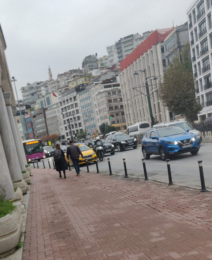 Taxi Driver Took A Much Longer Route Than We Agreed To. We Told Him To Stop The Car And Let Us Take Another Taxi. The Police Immediately Saw Him Stop And Fined Him