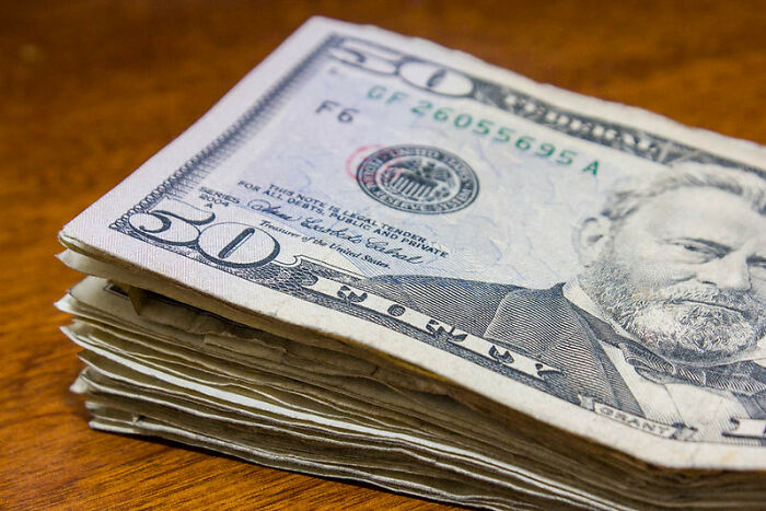 Not Only Does This Customer Try To Pay With A Fake $50 Bill, But Berates The McDonald&rsquo;s Worker Who Doesn&rsquo;t Accept It