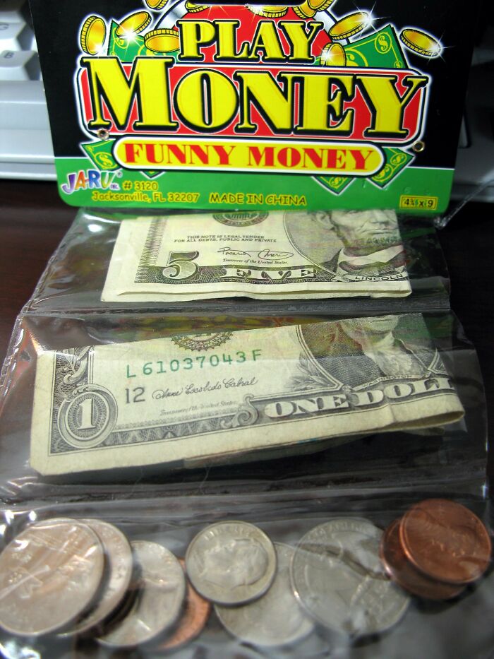 Not Only Does This Customer Try To Pay With A Fake $50 Bill, But Berates The McDonald&rsquo;s Worker Who Doesn&rsquo;t Accept It