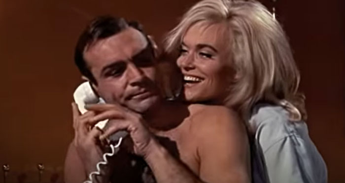 30 Times Clever Foreshadowing In Movies Made People Feel Silly And Shocked After Mistaking It For Poor Filmmaking