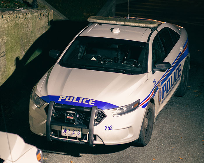 Babysitter Is Fed Up With No-Show Mom, Calls The Cops And They Take The Kid