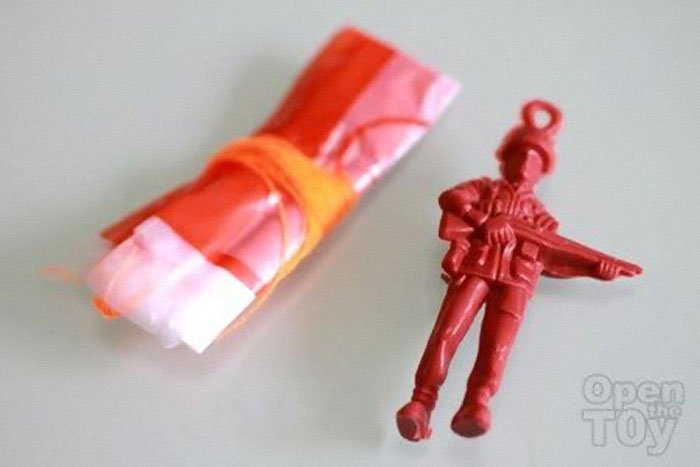 ¿Quién se acuerda del tipo del paracaídas? Siempre se quedaba atascado en un árbol o en un techo