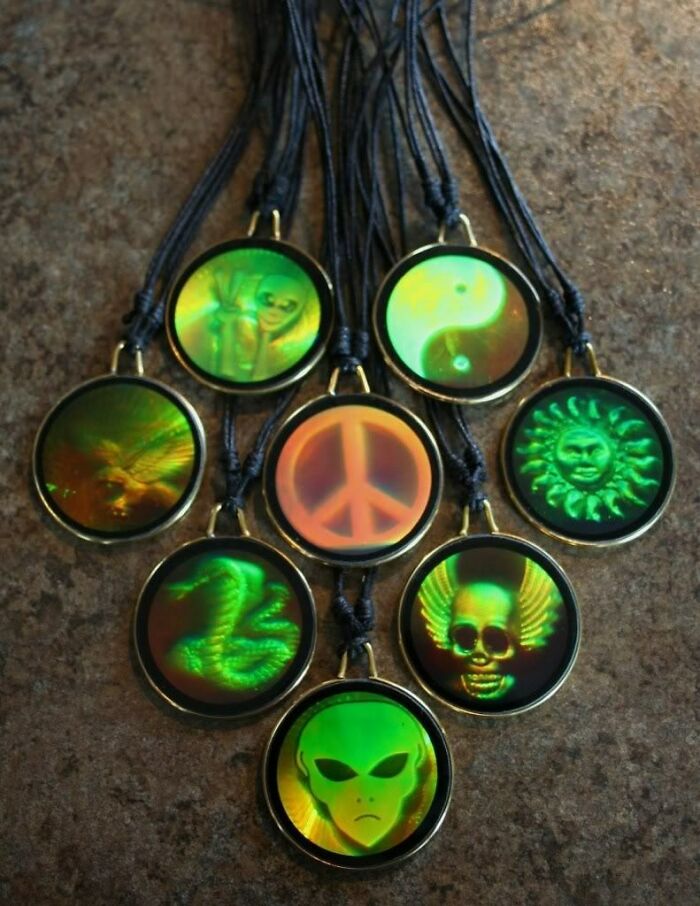 "La tienda de hologramas" que vendía bellezas como estas en el centro comercial