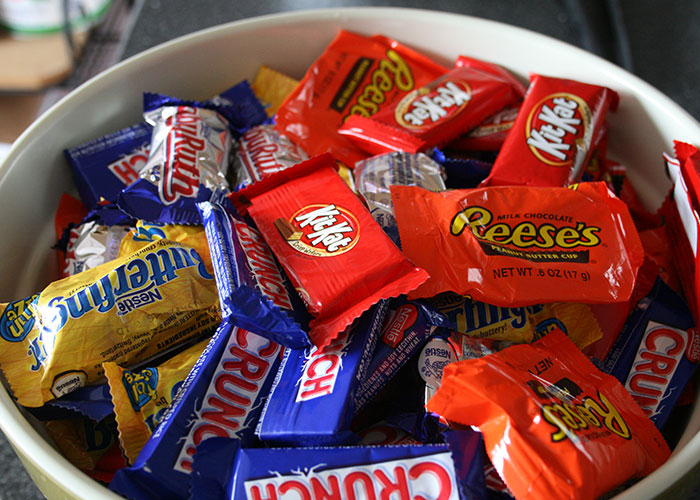 "Am I The Jerk For 'Not Respecting' My Coworker&rsquo;s Peanut Allergy?"