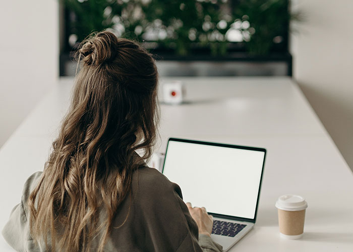 Someone Asked People Who Are 40+ To Share Their Best Advice For People In Their 20s, 30 Deliver