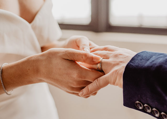 Someone Asked People Who Are 40+ To Share Their Best Advice For People In Their 20s, 30 Deliver