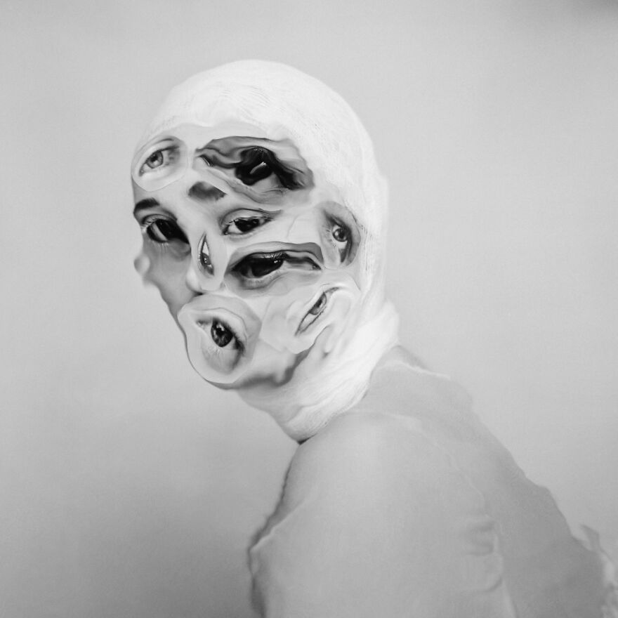 Using Clear Water I Create Abstract Portraits And Break The Stereotype Of Beauty