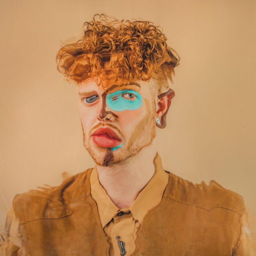 Using Clear Water I Create Abstract Portraits And Break The Stereotype Of Beauty