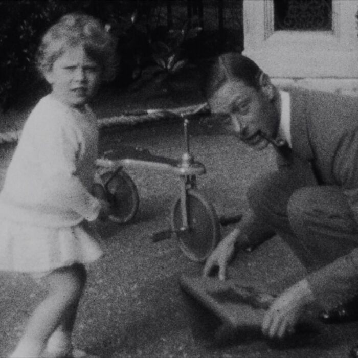 Queen-Elizabeth-Younger-Photos