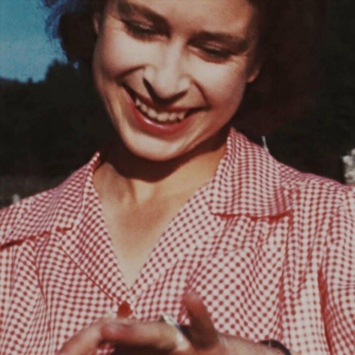 Queen-Elizabeth-Younger-Photos