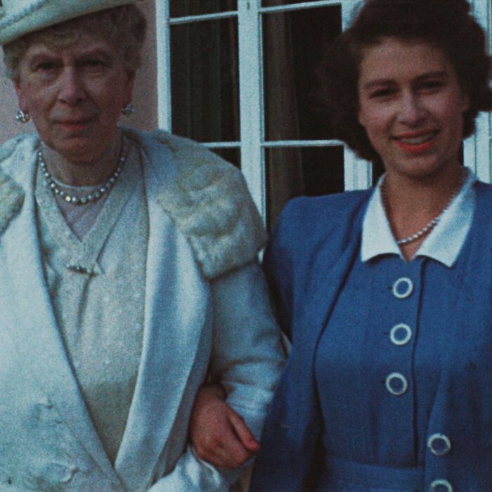 Queen-Elizabeth-Younger-Photos
