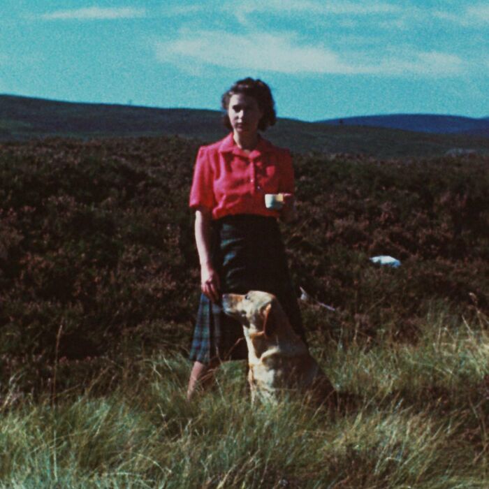 Queen-Elizabeth-Younger-Photos