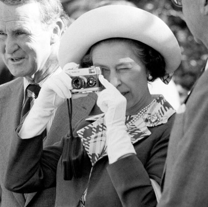 Queen-Elizabeth-Younger-Photos