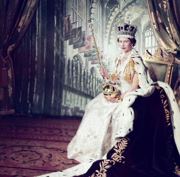 Queen-Elizabeth-Younger-Photos