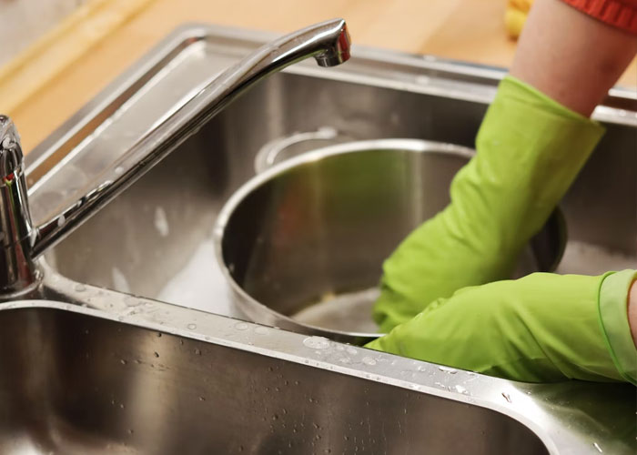 Restaurant And Bar Employees Reveal 30 Shady Cost-Saving Secrets The General Public Is Not Aware Of