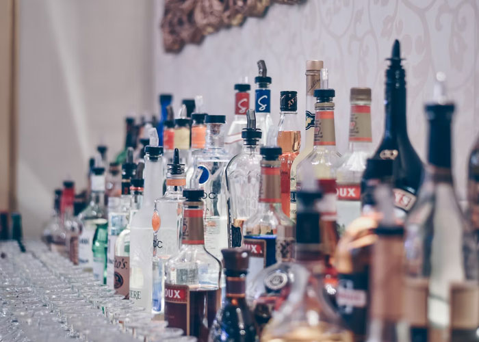 Restaurant And Bar Employees Reveal 30 Shady Cost-Saving Secrets The General Public Is Not Aware Of