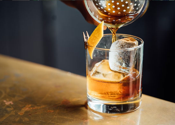 Restaurant And Bar Employees Reveal 30 Shady Cost-Saving Secrets The General Public Is Not Aware Of