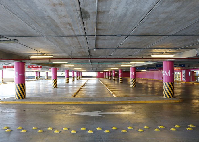 30 People Who Watch Security Cameras For A Living Are Sharing The Worst Things They’ve Caught On Them