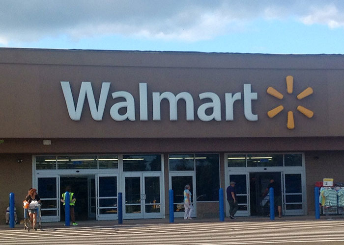 30 People Who Watch Security Cameras For A Living Are Sharing The Worst Things They’ve Caught On Them