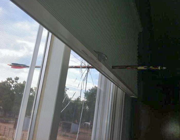 Otra flecha de un vecino disparada a la casa