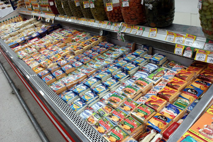 “What Are Americans Not Ready To Hear?”: 40 People Share Honest Answers