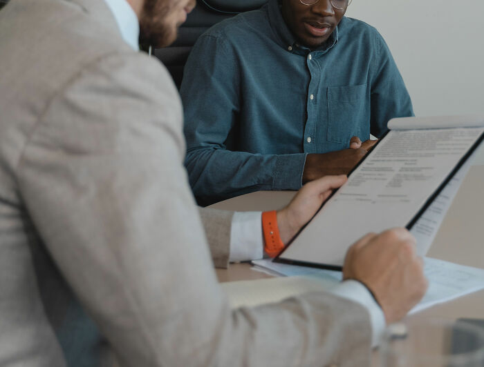 "We Are In 2022": Recruiter At Google Lists 5 Things Your Resume Absolutely Doesn't Need