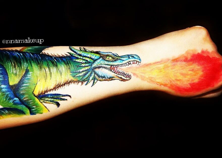 I Don't Let My Wheelchair Define Me And Find Happiness By Painting On My Body