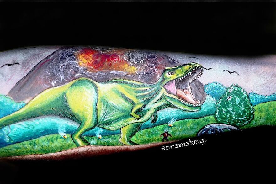 I Don't Let My Wheelchair Define Me And Find Happiness By Painting On My Body